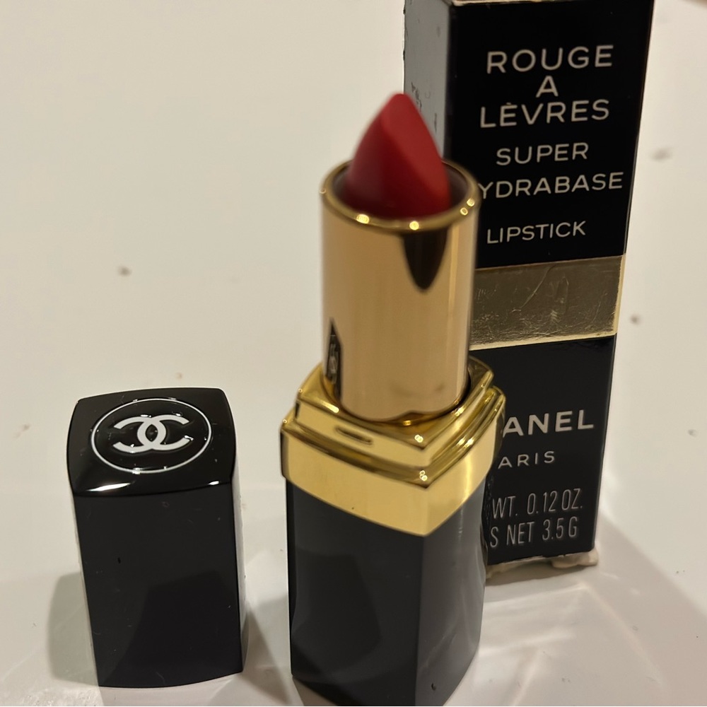 BNW box! Chanel brand new lipstick - No.34
